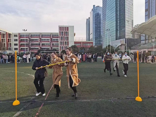 趣味运动会 精彩半边天——郑东新区外国语学校教育集团举办庆祝“三八”妇女节趣味运动会